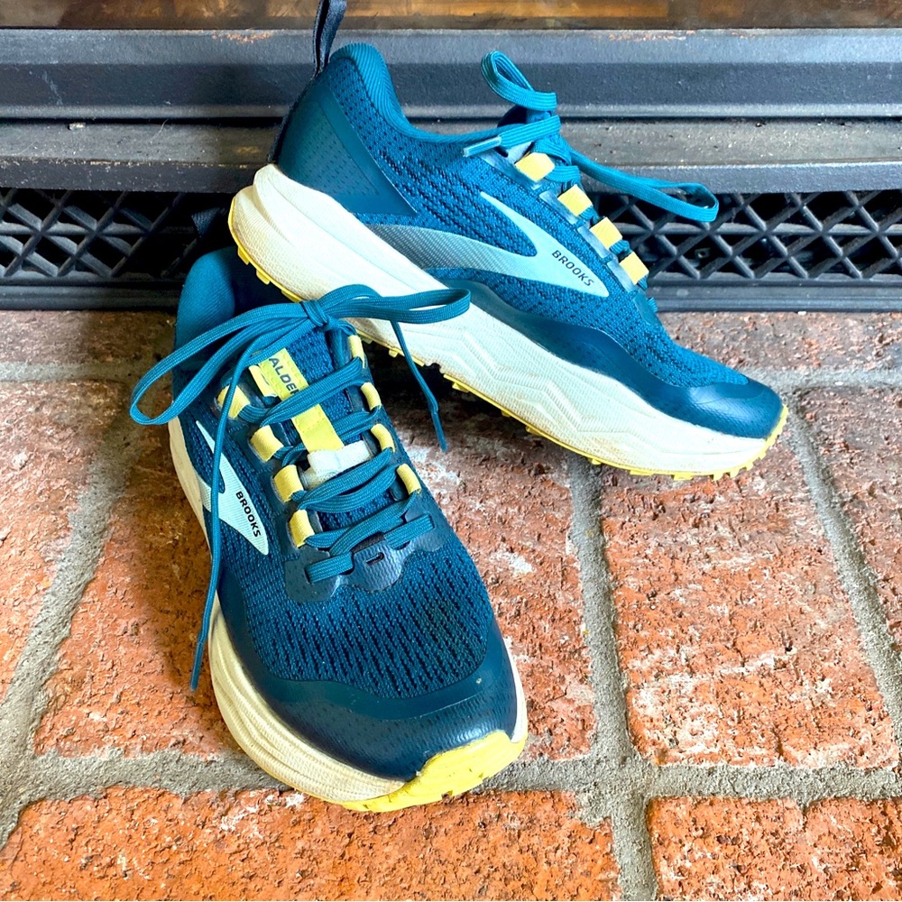 Brooks Caldera 5 Green Yellow Running Trail Sneakers Size 6